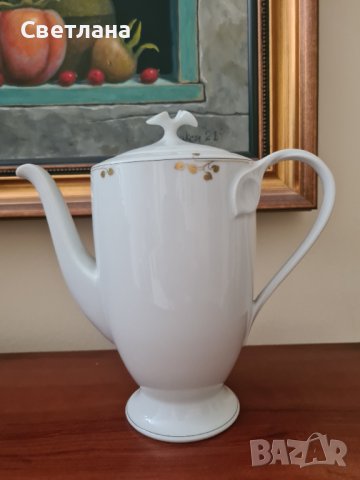 Порцеланов чайник , снимка 1 - Антикварни и старинни предмети - 41966685