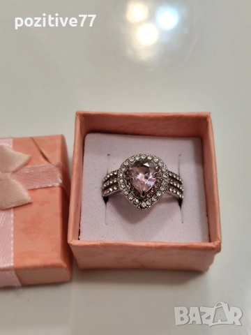 Златни пръстени 18к злато със камъни Сваровски, снимка 4 - Пръстени - 15048021