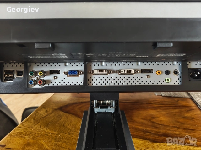 монитор Dell U2711, снимка 3 - Монитори - 53570686