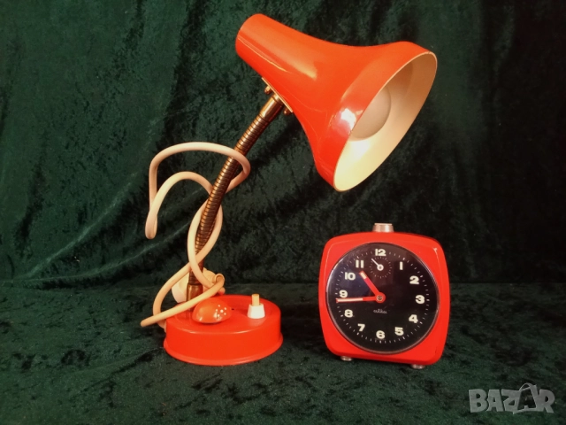 Винтидж лампа и часовник будилник от 70-те, снимка 3 - Други ценни предмети - 51464909