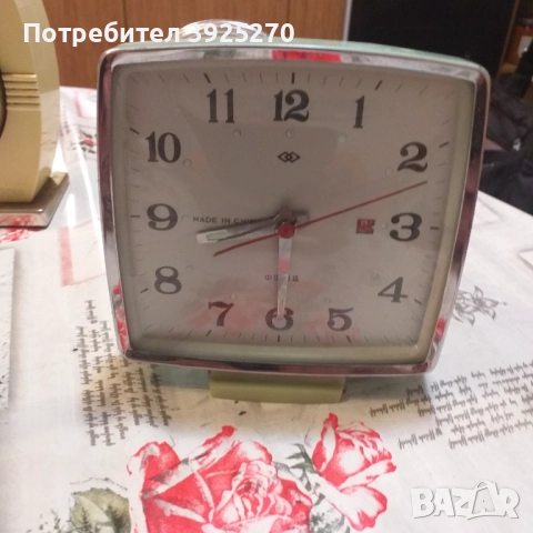 Стари Руски механични будилници , снимка 2 - Колекции - 51628758