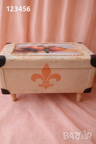 Ръчно изработен арт комплект – масичка + голям винтидж куфар, снимка 6 - Декорация за дома - 53199325