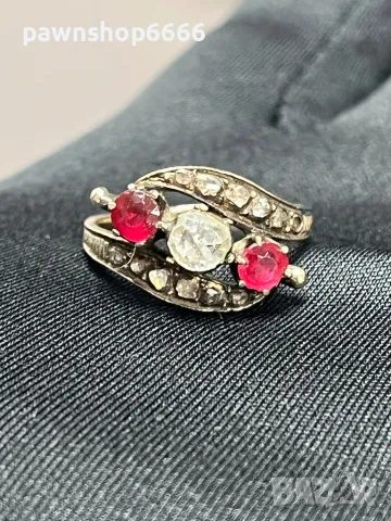 💎 Великолепен античен златен пръстен „Трилогия“ с диаманти и рубини (19-ти век) 💎, снимка 3 - Пръстени - 49260692