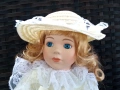 Колекционерска порцеланова кукла - булка - нова !, снимка 2