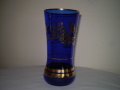 Ретро синя стъклена ваза с златни орнаменти, снимка 2