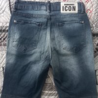 Dsquared2 - 3/4 накъсани дънки с ефекти размер М/Л, снимка 2 - Къси панталони - 41715316