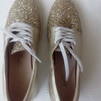 Обувки, снимка 1 - Дамски ежедневни обувки - 40808192