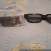 очила 3 Д - за кино, снимка 2 - Стойки, 3D очила, аксесоари - 36173597