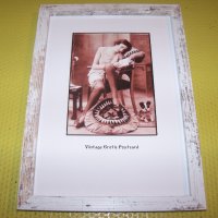 Рамкирана репродукция на стара еротична пощенска картичка 2, снимка 3 - Други - 34794028