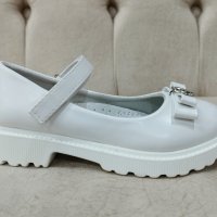 Официални бели обувки, снимка 1 - Детски обувки - 42000712