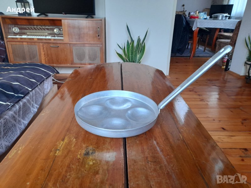 Стар алуминиев тиган за яйца #2, снимка 1