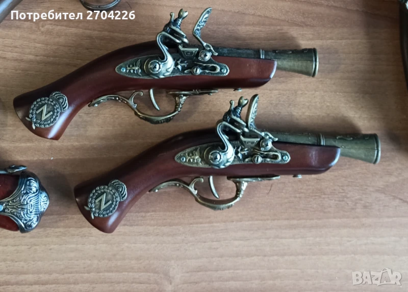 Пистолети за декорация, снимка 1