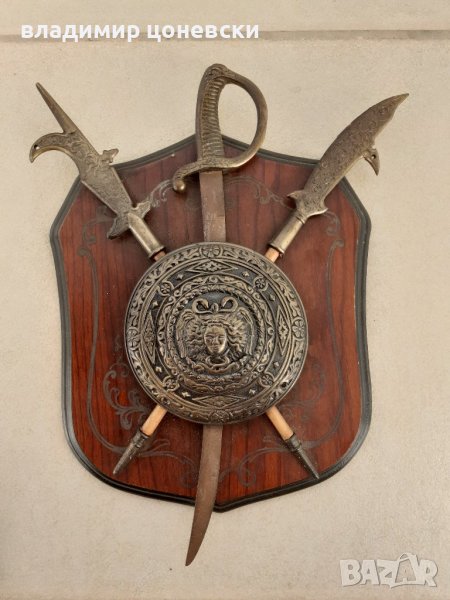 Стар красив герб,пано със сабя и пики, снимка 1