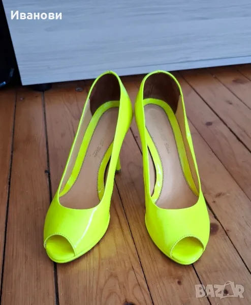 Искрящо/ ярко жълти, лачени, високи дамски обувки Daris, 39 номер, снимка 1