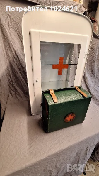 Аптечен спешен шкаф и аптечка, снимка 1
