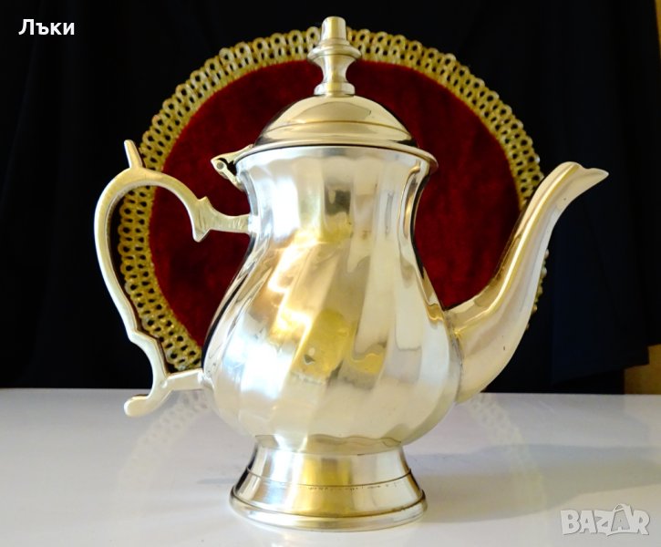 Бронзова кана за ракия,чайник,релеф. , снимка 1