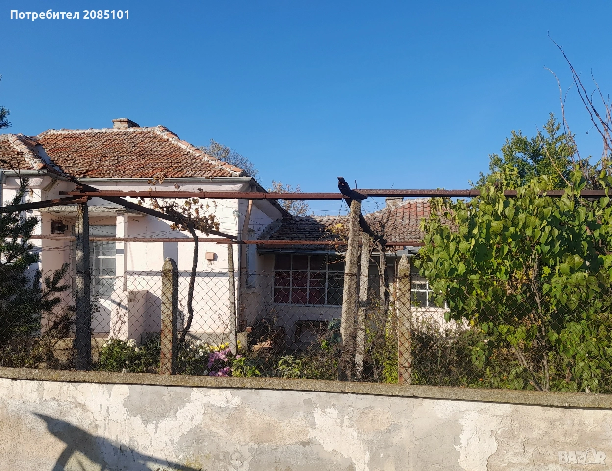 Продавам къща с двор, снимка 1