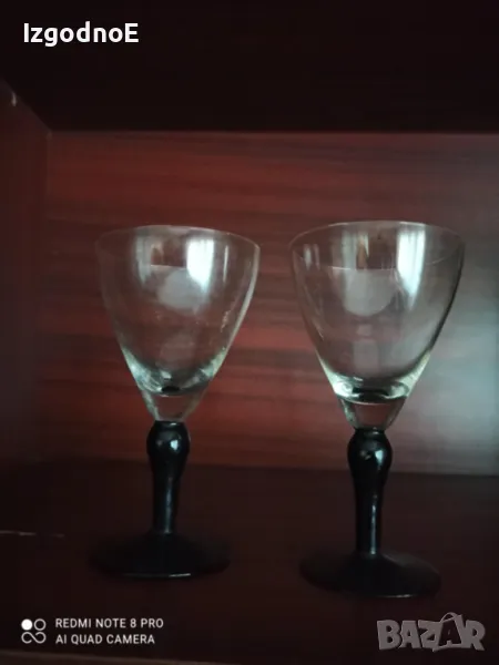 Винтидж  чаши за вино ДВОЙКА с черно столче, снимка 1