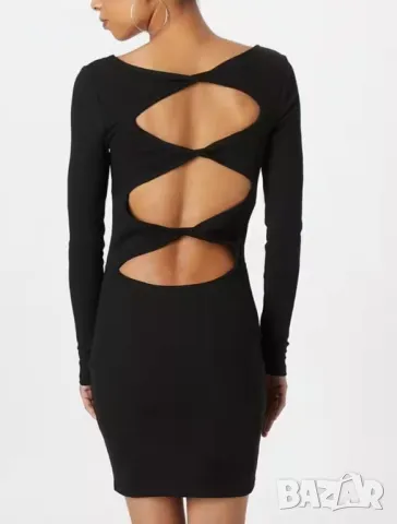 Нова рокля с гол гръб.