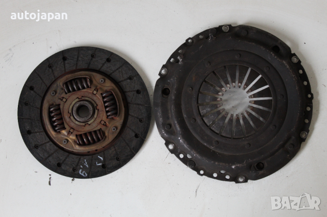 Притискателен и феродов диск Фолксваген голф 3 1.9тди 95г Volkswagen golf 3 1.9tdi 1995, снимка 2 - Части - 44637595