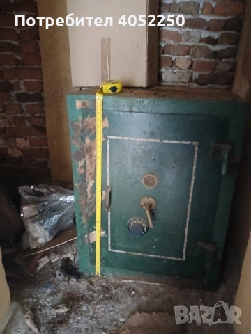Продавам метална каса, снимка 3 - Сейфове и каси - 52344639