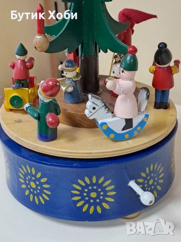 Механична музикална коледна въртележка, снимка 3 - Антикварни и старинни предмети - 39041333