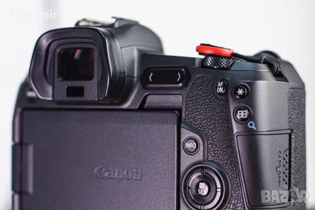 Canon EOS R + оригинален Battery Grip + 3 батерии + RF 50mm f/1.8, снимка 3 - Фотоапарати - 56324140