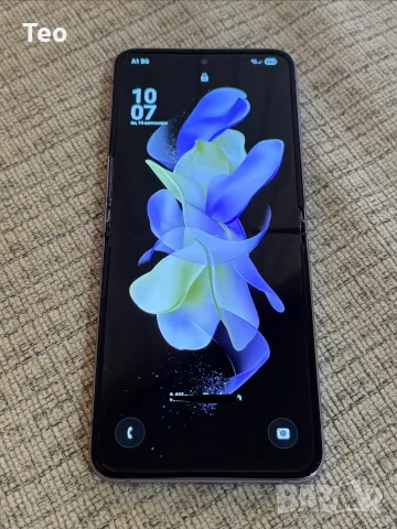 Samsung Galaxy Z Flip 4, 256GB, 5G, Цвят: Pink Gold – Перфектно състояние!, снимка 2 - Samsung - 56066465