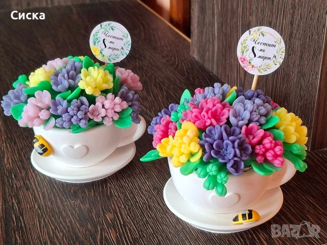 Ръчно изработени ароматни сапунени глицеринови цветя в керамична чаша