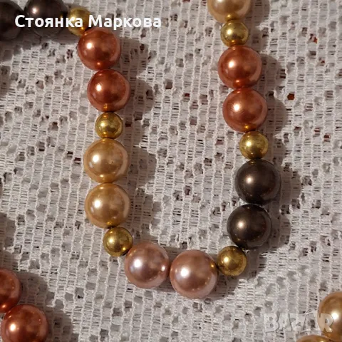 Цветни перли Майорка, снимка 2 - Колиета, медальони, синджири - 48418636