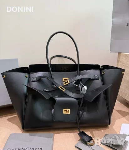 Balenciaga Дамска чанта, кожа, снимка 7 - Чанти - 56017935