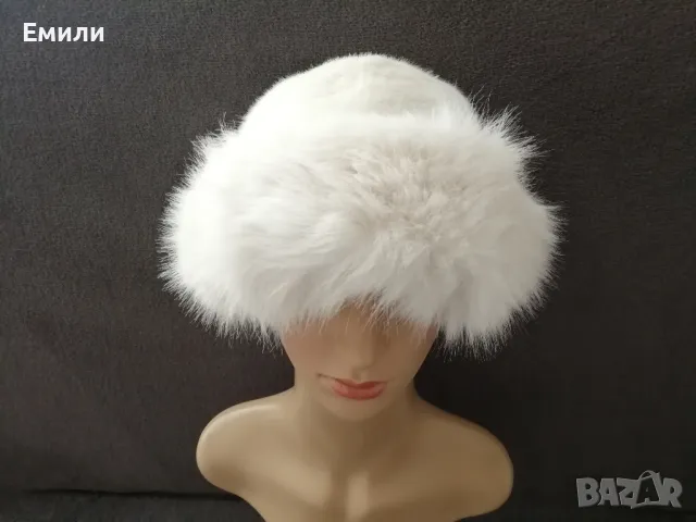 Дамска пухкава шапка в бял цвят, снимка 3 - Шапки - 48839268