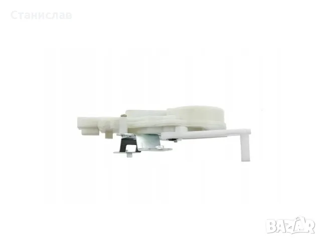 Toyota Yaris Машинка за заключване на багажник, снимка 4 - Части - 50386048