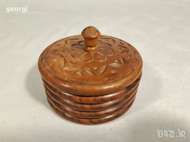 дърворезбована дървена кутия за бижута    23/2