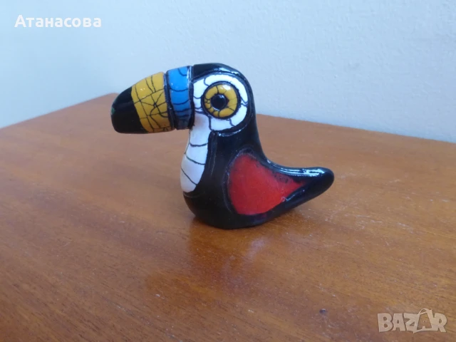 Колекционерска керамична фигура птица Тукан Бразилия, снимка 3 - Декорация за дома - 50966210