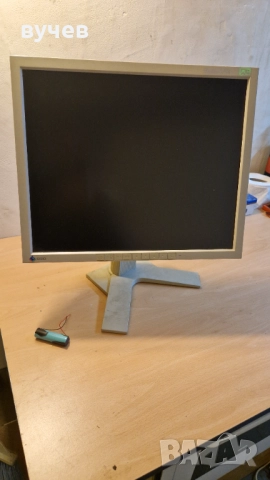 монитор 19 инча