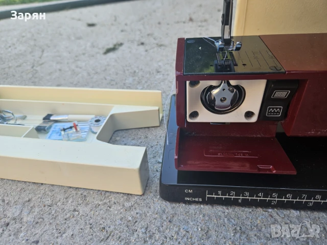 Шевна Машина HUSQVARNA , снимка 2 - Шевни машини - 48507243