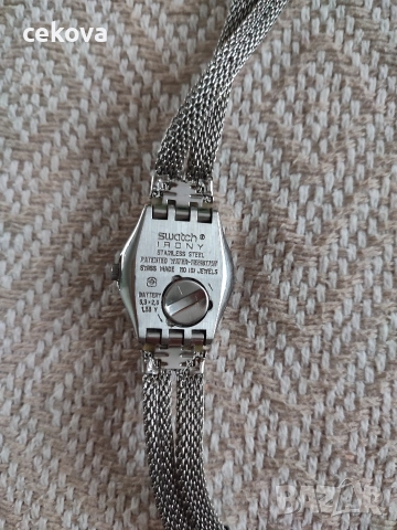 Дамски часовник Swatch, снимка 2 - Дамски - 52592037