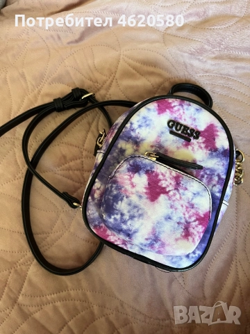 Продавам оригинална дамска чанта Guess в отлично състояние, почти като нова!