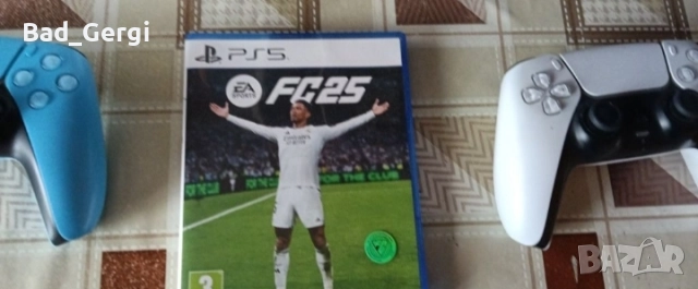 Ps5 Standard + два джойстика + Ea fc 25 отлично състояние, снимка 2 - PlayStation конзоли - 52770379