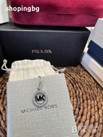 Дамска обеца  Michael Kors , снимка 3 - Обеци - 42402537