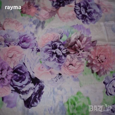 Плат Valentino сатениран копринен шифон принт цветя, снимка 6 - Рокли - 50985740