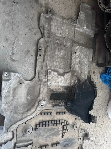 W212 4x4 кора под мотор кора под скорости кори купе предпазна кора мерцедес е класа 4matic w212, снимка 4 - Части - 50666254