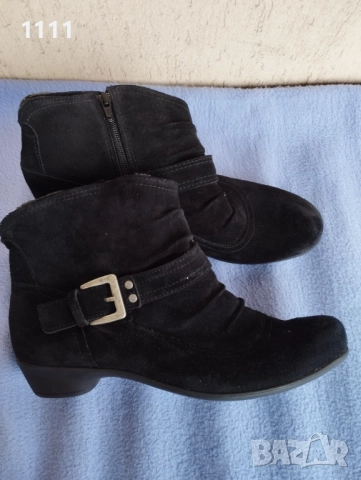 Боти Naturlaufer и Gabor номер 42.