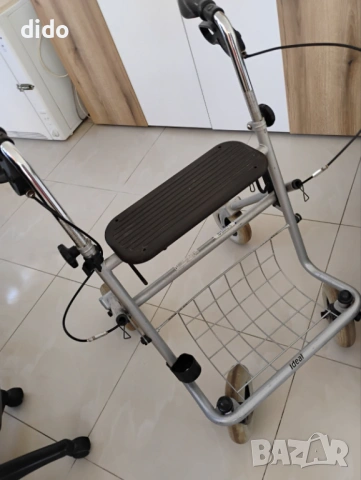 Проходилка, снимка 2 - Ролатори - 53086380