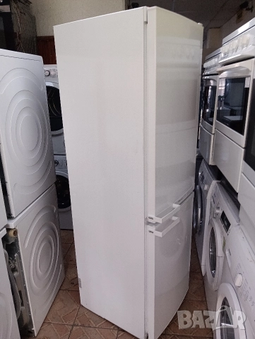 Комбиниран хладилник с фризер Миеле Miele 55см широк с две години гаранция!, снимка 3 - Хладилници - 52544009