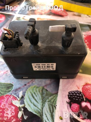 Вакум вакуум помпа централно заключване Мерцедес Е-клас W211 000 800 25 48 A 35 100 200 10, снимка 3 - Части - 42119392