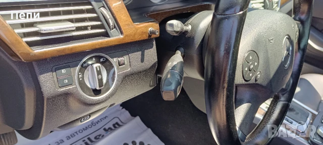 Продава Мерцедес Е200CDI 2010г. 136кс. Кожа, Навигация, снимка 12 - Автомобили и джипове - 50852597