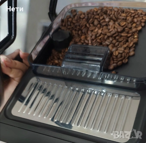 Кафе машина Philips Series 5500 с LatteGo, снимка 5 - Кафемашини - 53621957