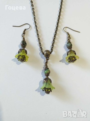 Красив комплект обици и колие с нежни цветя, камъни Цоизит с Рубин и орнаменти цвят Античен бронз , снимка 2 - Бижутерийни комплекти - 41973239